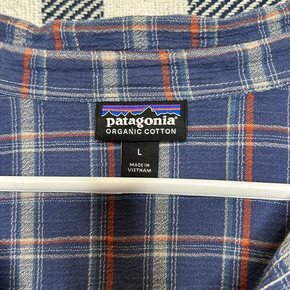 Mens Patagonia Cotton Button Up T-Shirt - Picture 2 of 4